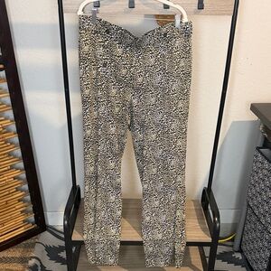 Women size XL Black and White Patterned Pants palazzo flowy